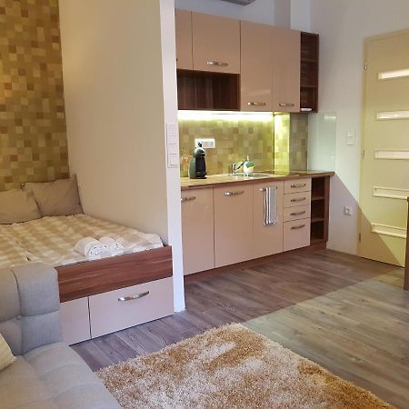 Embassy Studio Apartment Citypark Budapest Eksteriør billede