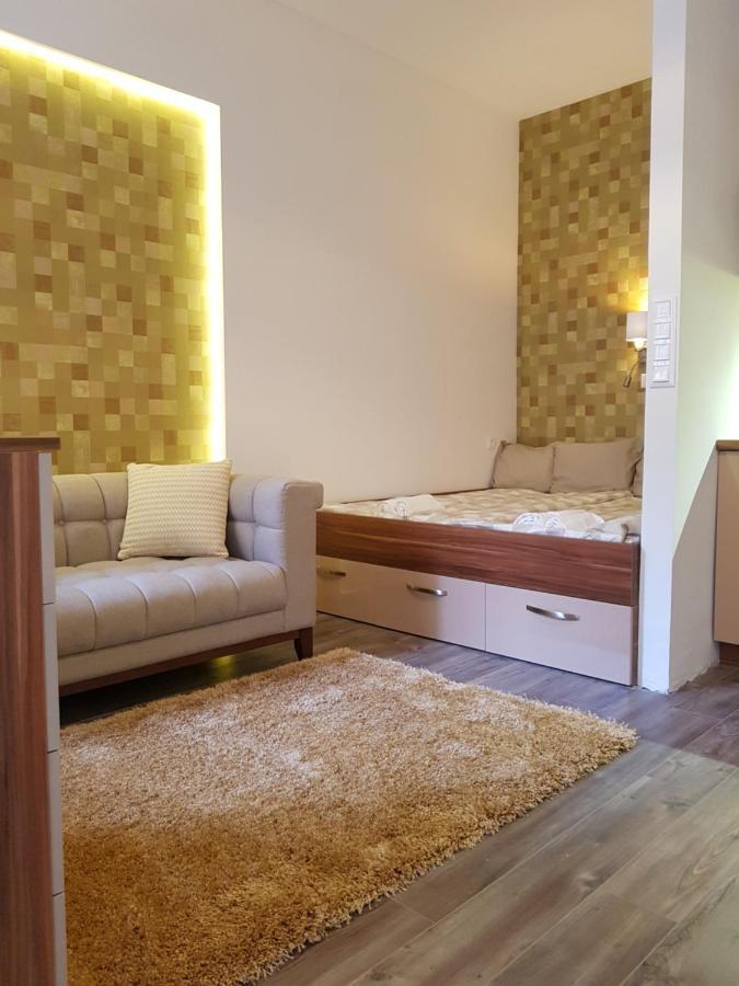 Embassy Studio Apartment Citypark Budapest Eksteriør billede